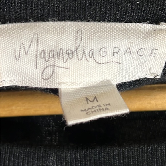 Magnolia Grace Sweater - Women’s M - Picture 4 of 6